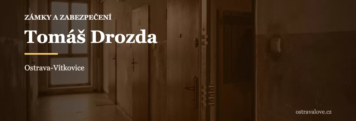 Otevřené bezpečnostní dveře s vícebodovým zamykáním, náhledová grafika profilu Tomáš Drozda