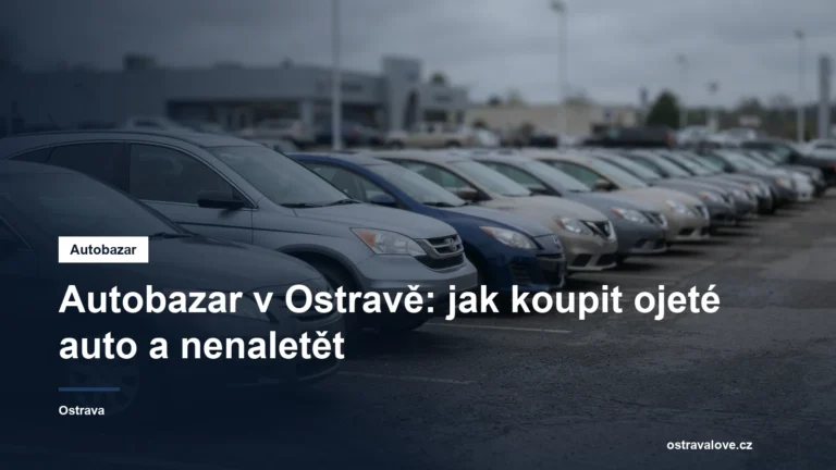 Řada ojetých aut na prodejní ploše