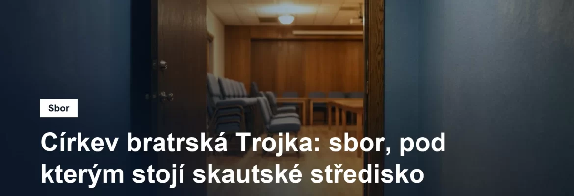 Otevřené dveře do sborového sálu