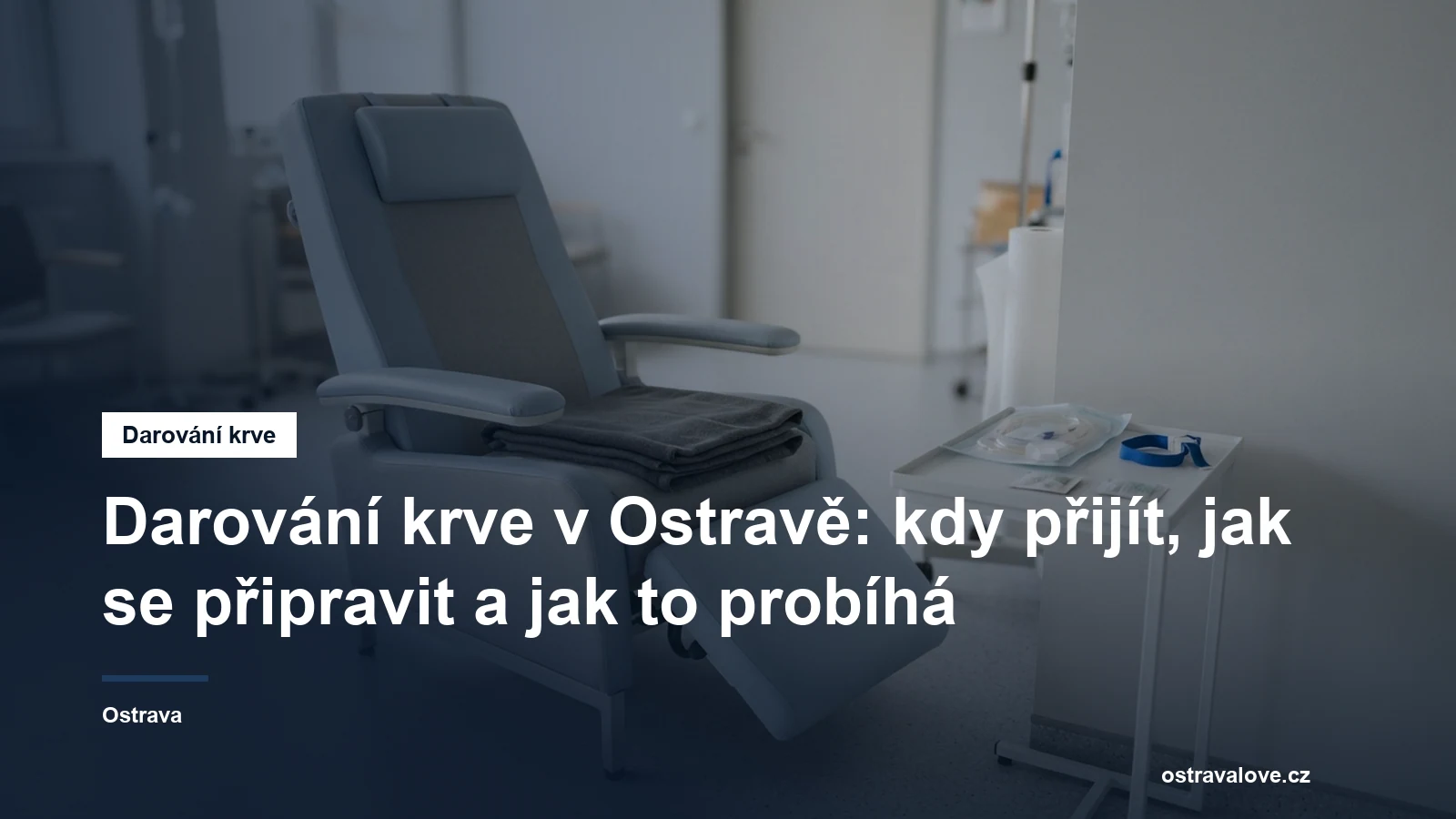 Odběrové křeslo a připravený materiál v transfuzním centru
