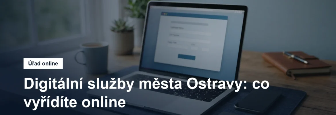 Notebook s otevřeným úředním formulářem na stole