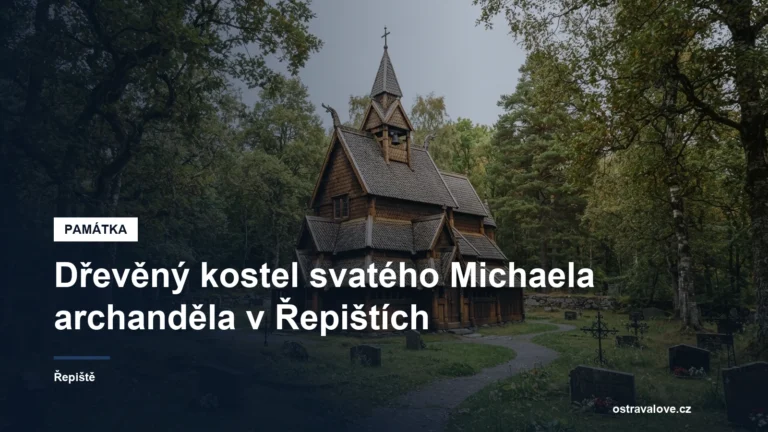 Roubený dřevěný kostel svatého Michaela archanděla se šindelovou střechou