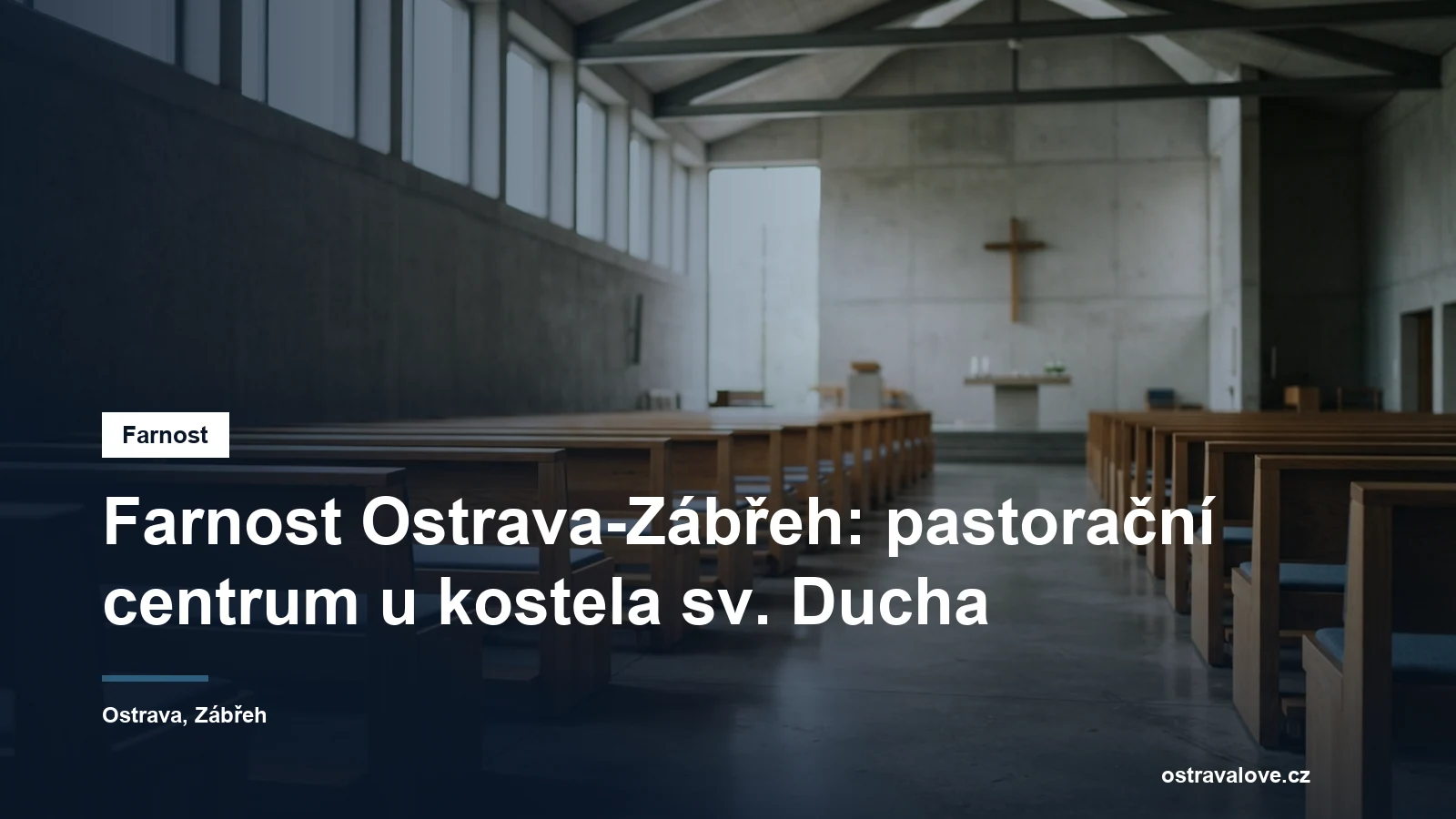 Prázdné lavice v moderním kostele