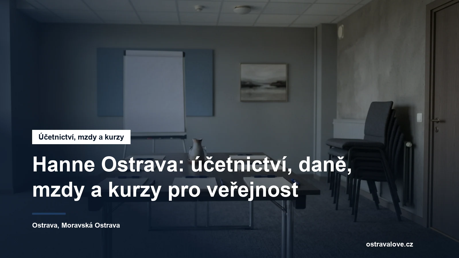 Zasedací místnost s flipchartem a poznámkovými bloky