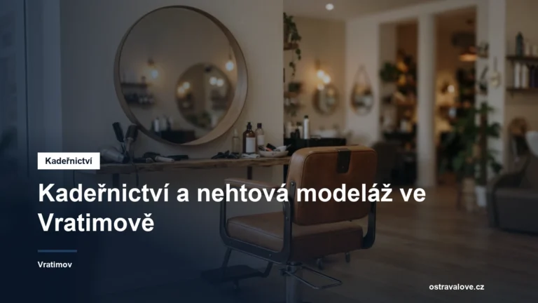 Kadeřnické křeslo a zrcadlo v salonu