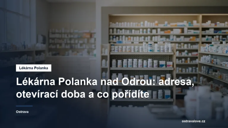 Interiér lékárny s regály léků