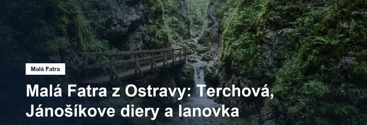 Skalní soutěska s dřevěným můstkem a vodopádem