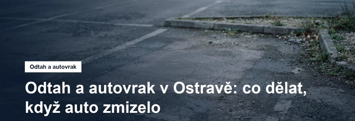 Prázdné parkovací místo se stopami po dlouho stojícím vozidle
