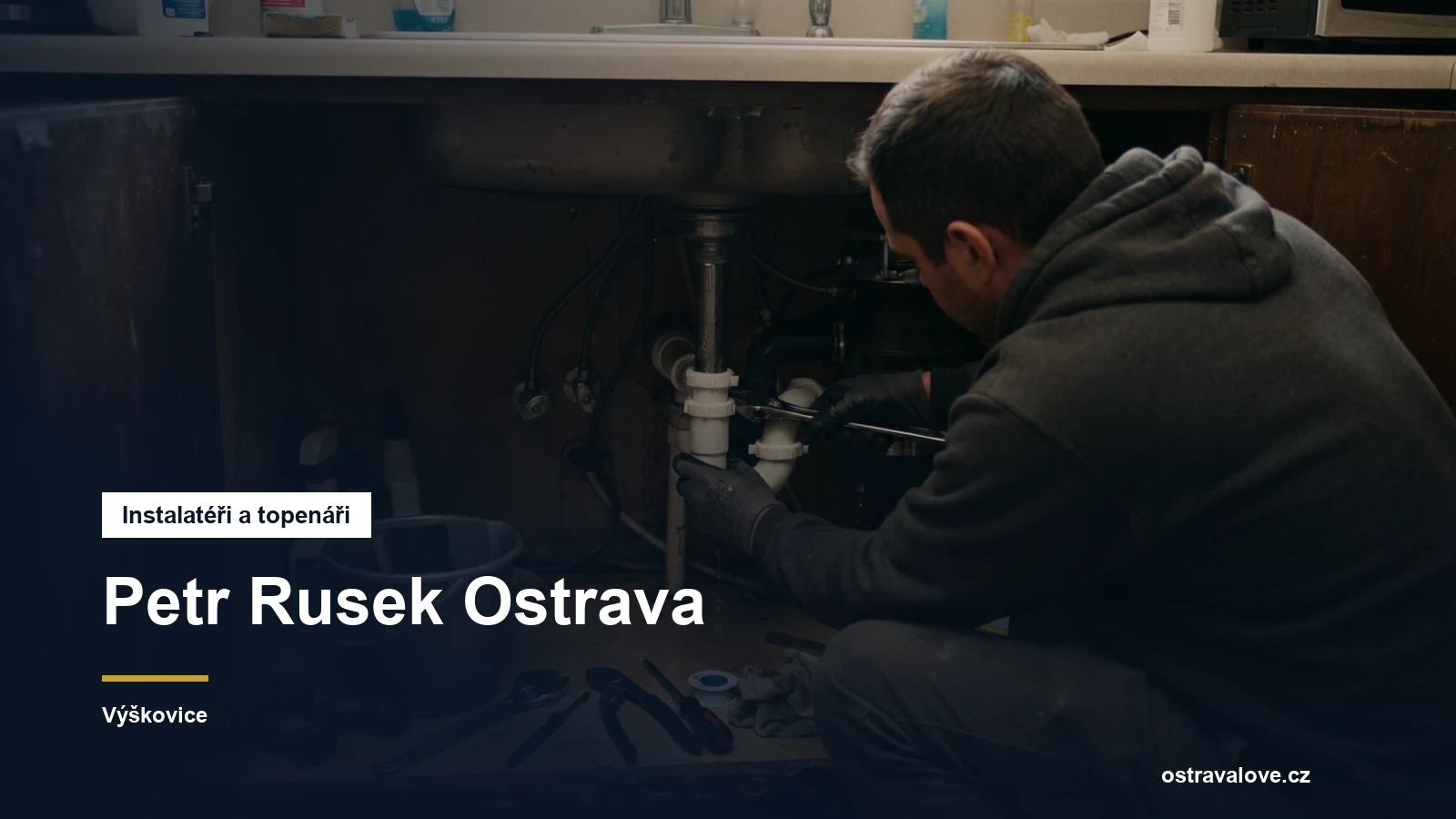 Oprava sifonu pod kuchyňským dřezem