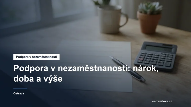 Formulář žádosti a kalkulačka na stole