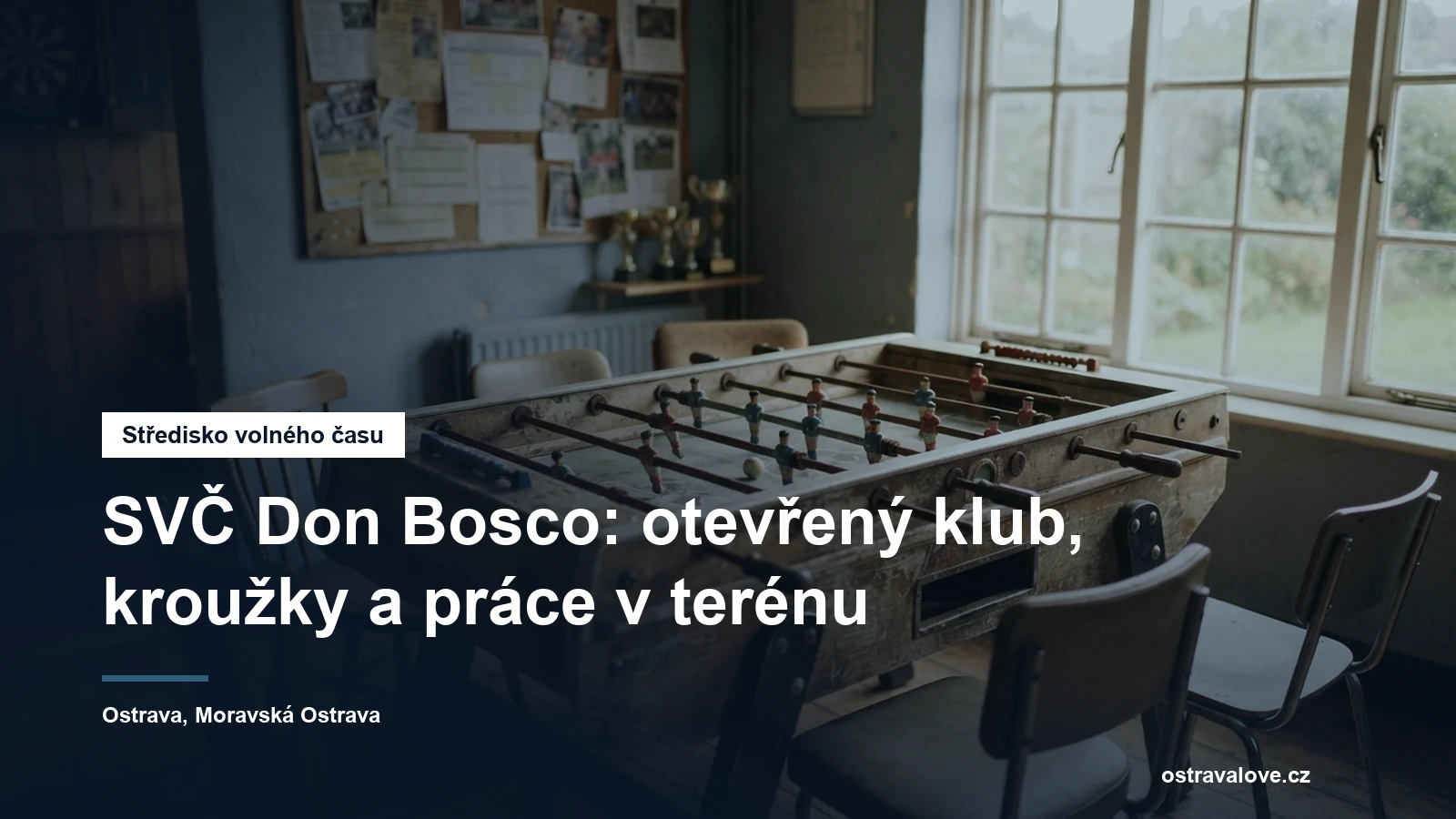 Stolní fotbal a židle v otevřeném klubu