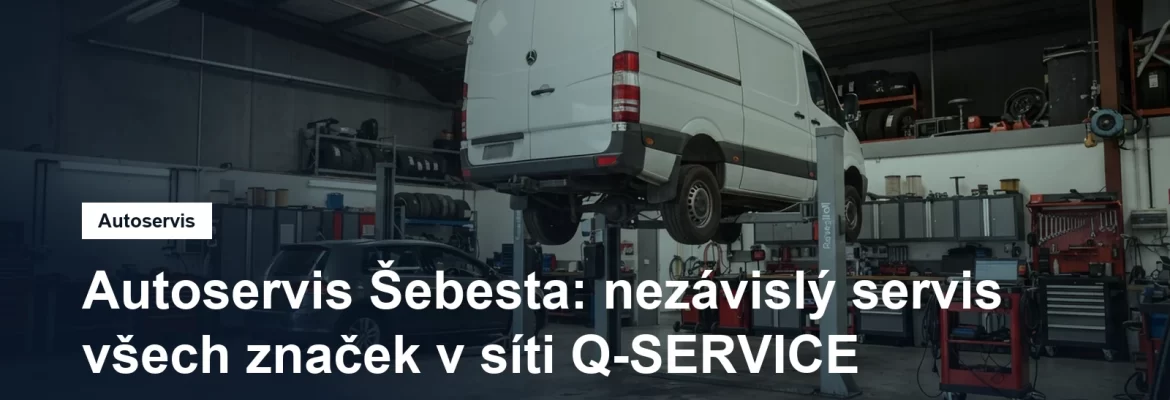 Dílna nezávislého autoservisu v Ostravě, dodávka na zvedáku a vedle ní pracoviště s diagnostickým přístrojem