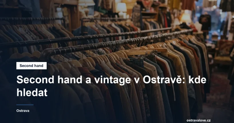 Ramínka s oblečením v second hand obchodě