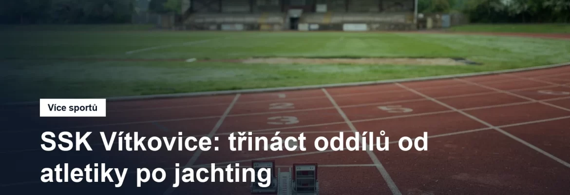 Atletická dráha s vyznačenými drahami a startovními bloky