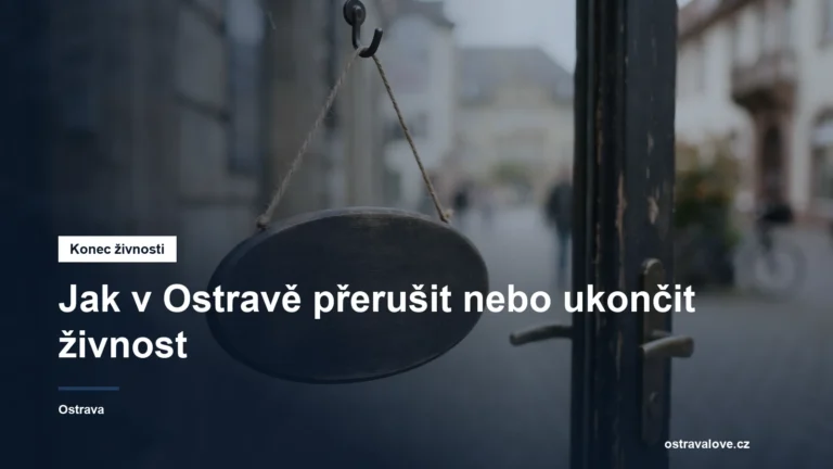 Zavřená cedule na dveřích provozovny