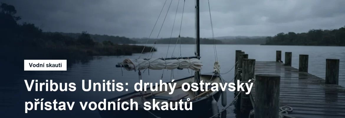 Plachetnice se svinutou plachtou u mola