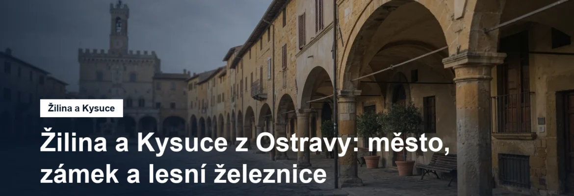 Historické náměstí s podloubím ve slovenském městě