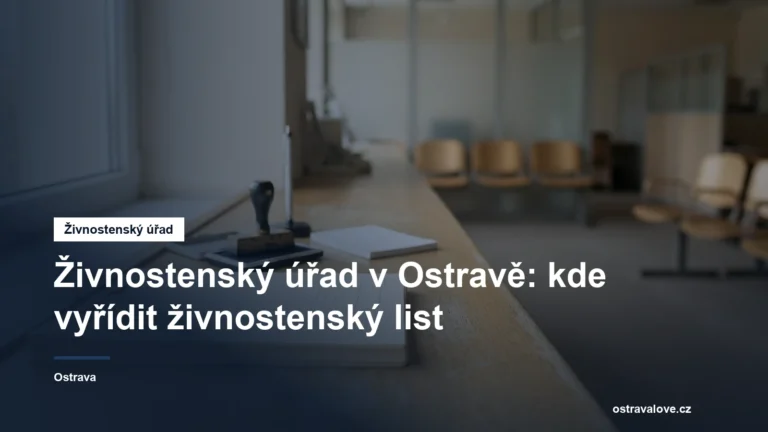 Přepážka úřadu s formuláři a razítkem