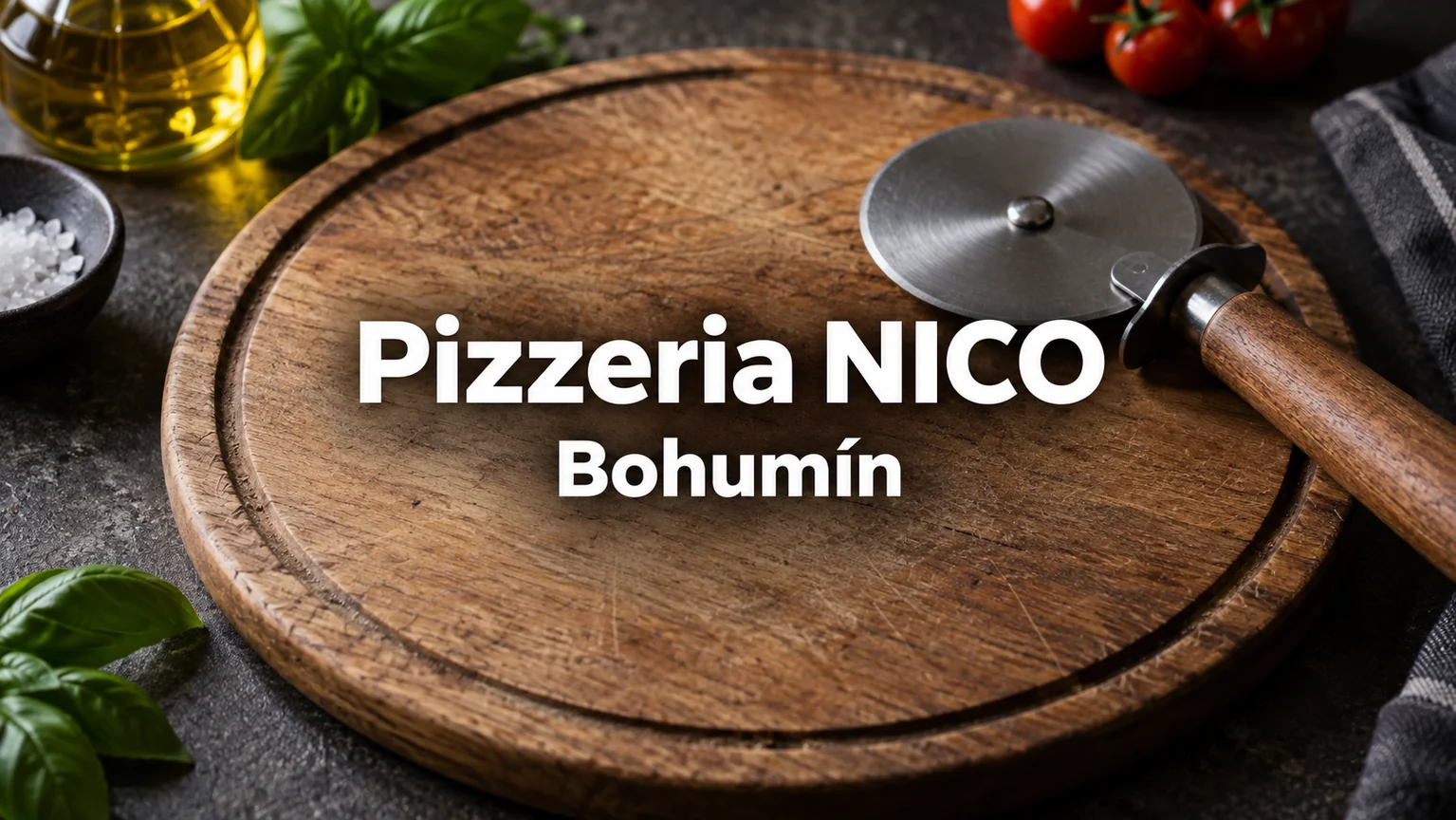 Kráječ pizzy a prázdné prkénko – Pizzeria NICO, Bohumín