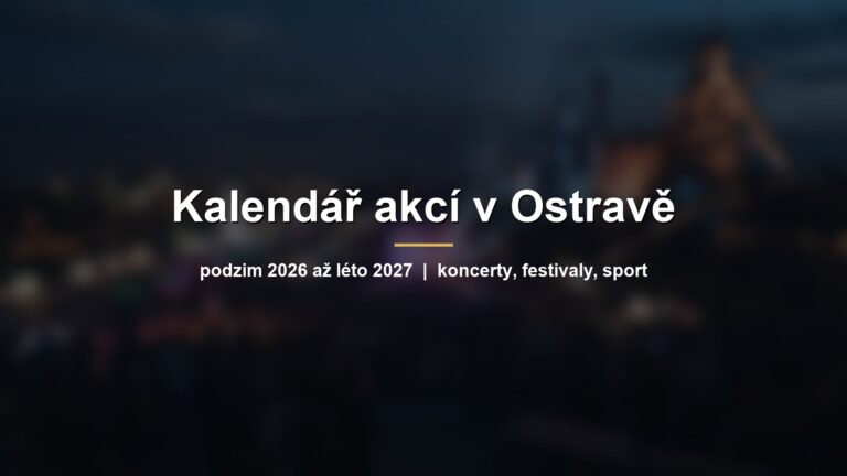 Rozmazaný večerní pohled na industriální město s osvětleným festivalovým pódiem a nápisem Kalendář akcí v Ostravě