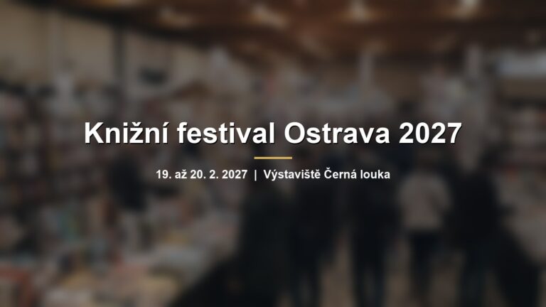 Rozmazané stánky s knihami na veletrhu s nápisem Knižní festival Ostrava 2027