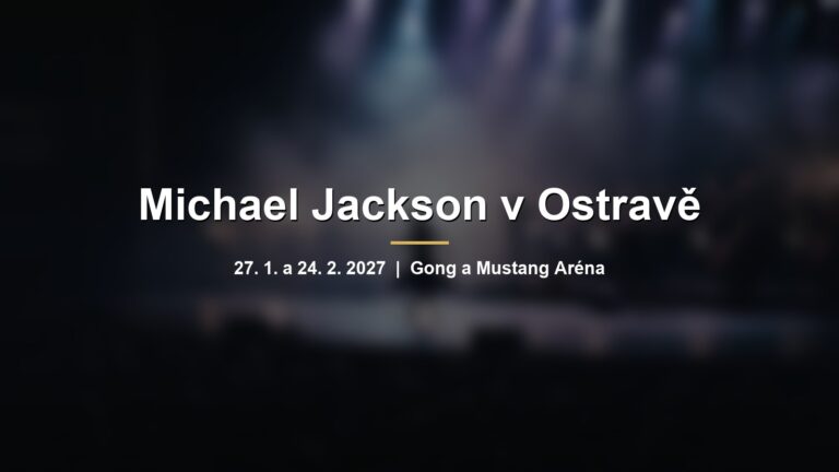 Rozmazané koncertní pódium s reflektory a nápisem Michael Jackson v Ostravě