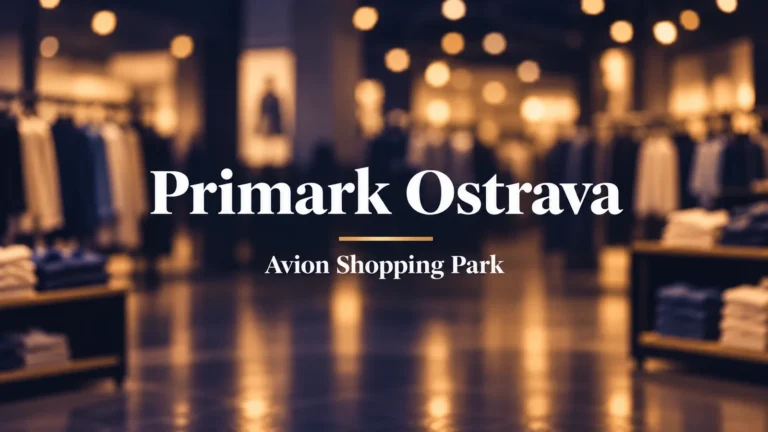 Primark Ostrava, Avion Shopping Park: bílý název na tmavém rozostřeném módním pozadí